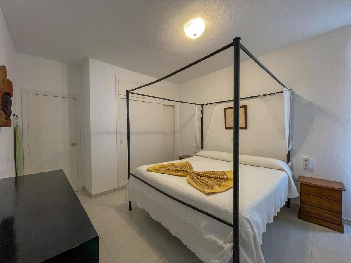 Apartamentos Cel Blau Санта-Эулалия-дель-Рио Экстерьер фото