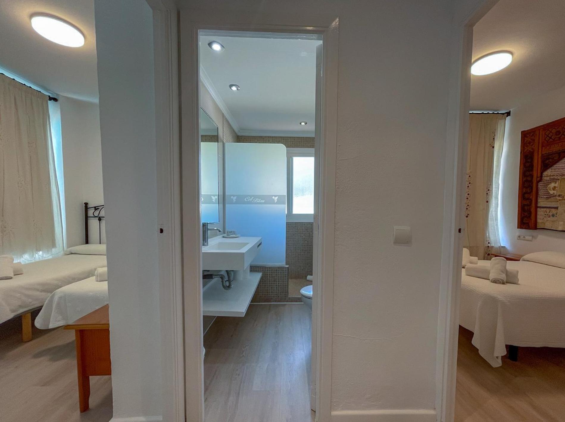 Apartamentos Cel Blau Санта-Эулалия-дель-Рио Экстерьер фото