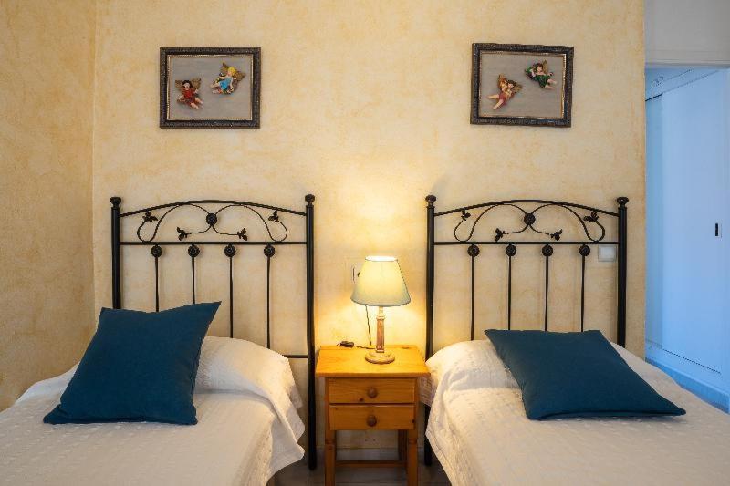 Apartamentos Cel Blau Санта-Эулалия-дель-Рио Номер фото
