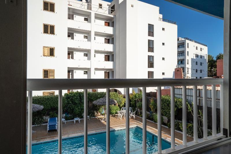 Apartamentos Cel Blau Санта-Эулалия-дель-Рио Номер фото
