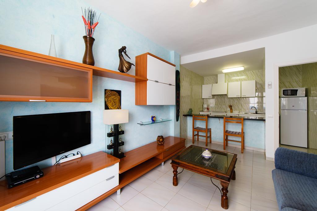 Apartamentos Cel Blau Санта-Эулалия-дель-Рио Экстерьер фото
